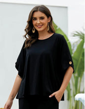 Load image into Gallery viewer, Bamboo Top W Coconut Buttons
