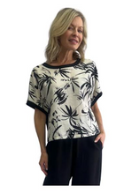 Load image into Gallery viewer, Neutral Palm Tree Top
