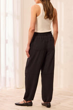 Load image into Gallery viewer, Fake Fly Flowy Pant W/ Elastic Hem-Black
